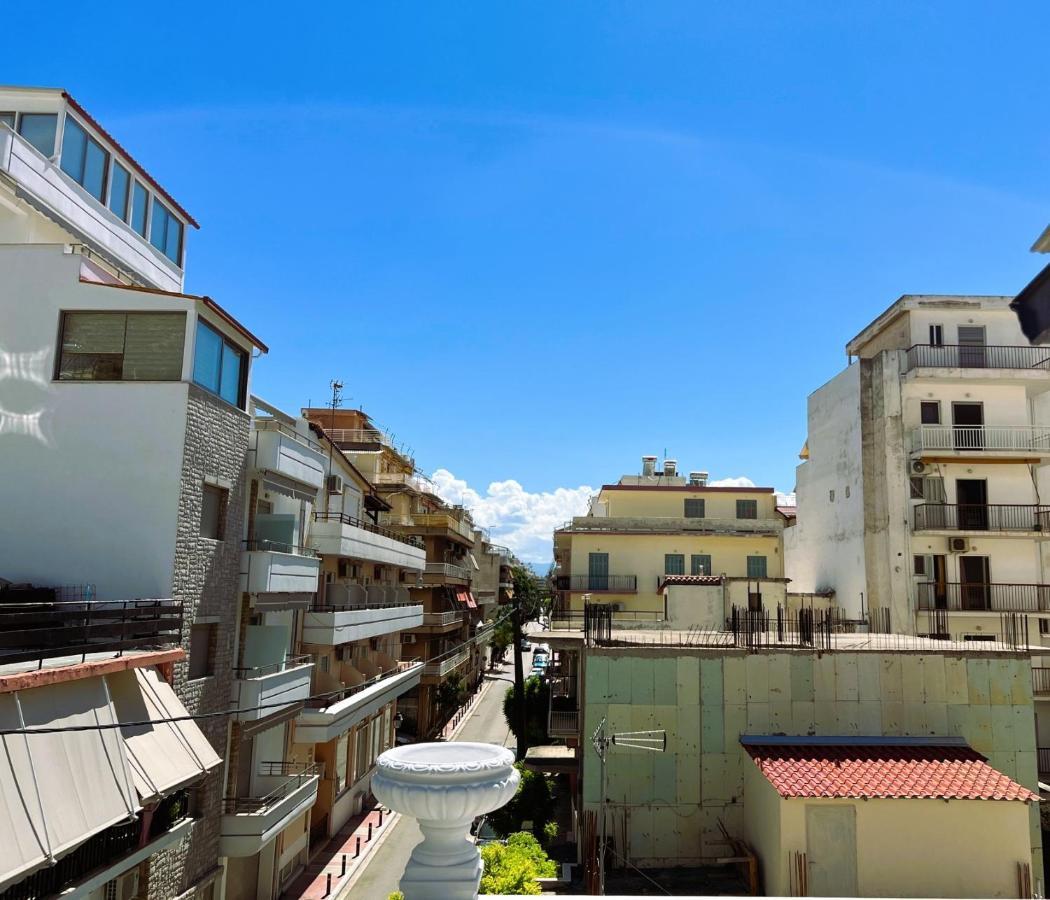 Kontis' Deluxe Furnished Apartment Loutraki  Ngoại thất bức ảnh