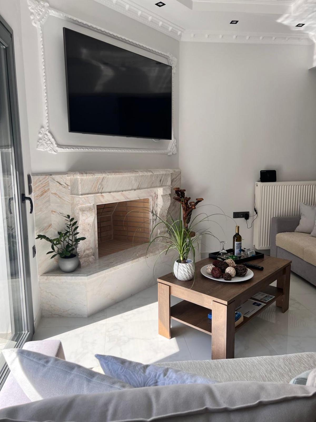 Kontis' Deluxe Furnished Apartment Loutraki  Ngoại thất bức ảnh