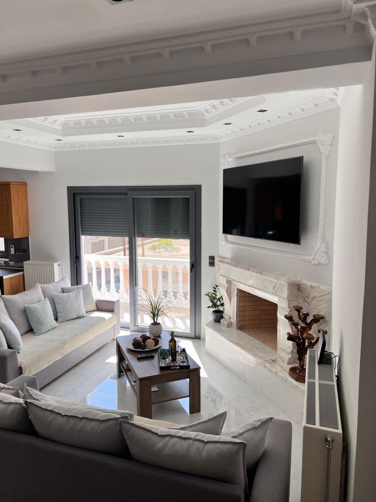 Kontis' Deluxe Furnished Apartment Loutraki  Ngoại thất bức ảnh