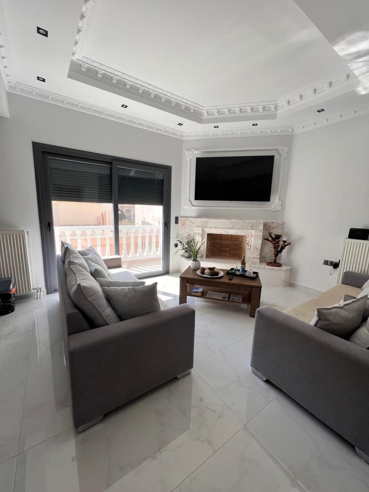 Kontis' Deluxe Furnished Apartment Loutraki  Ngoại thất bức ảnh