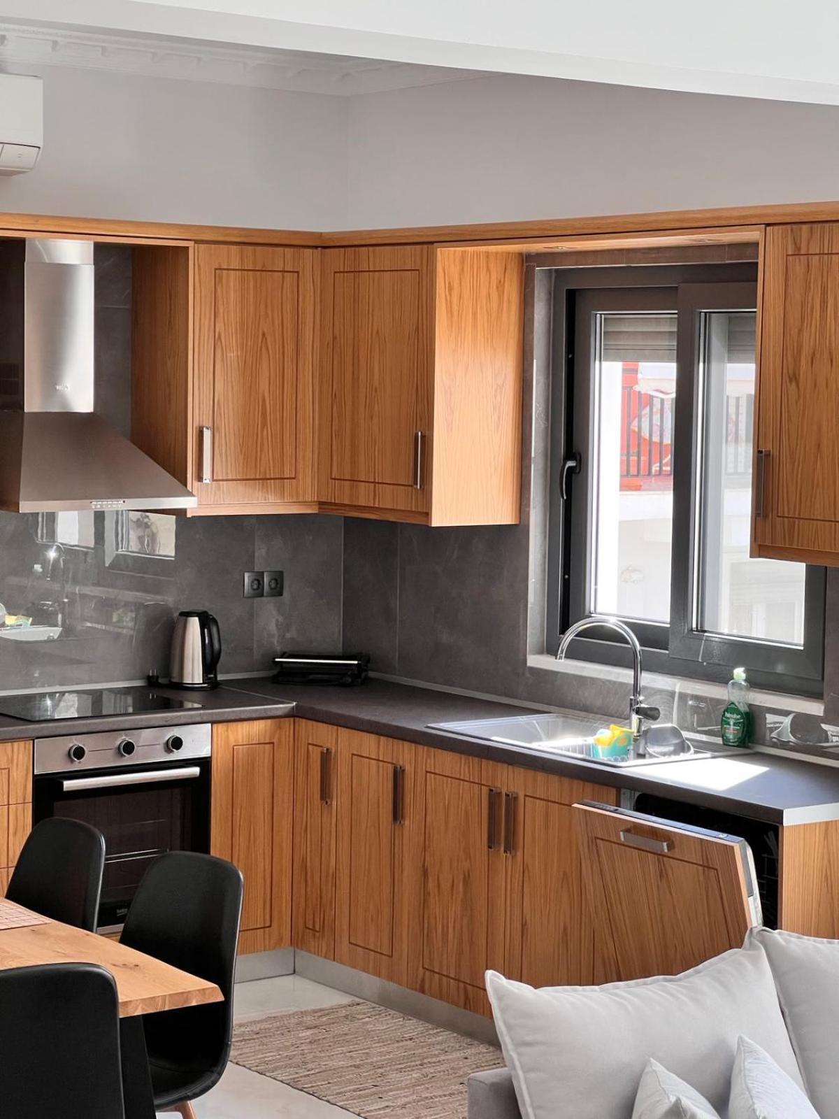 Kontis' Deluxe Furnished Apartment Loutraki  Ngoại thất bức ảnh