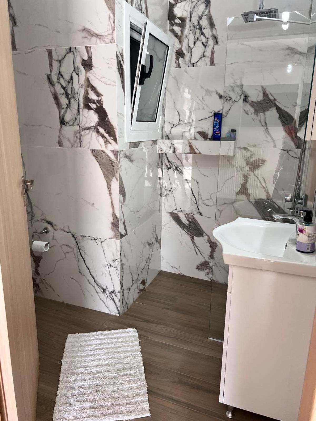 Kontis' Deluxe Furnished Apartment Loutraki  Ngoại thất bức ảnh