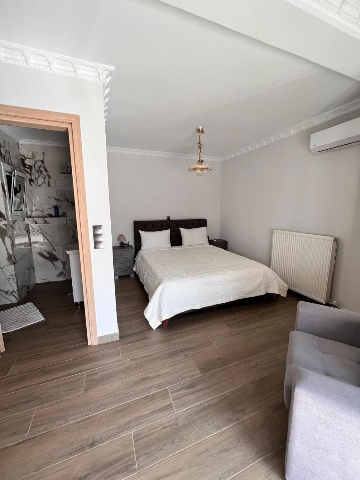 Kontis' Deluxe Furnished Apartment Loutraki  Ngoại thất bức ảnh